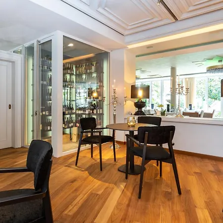 Mignon Park & Готель