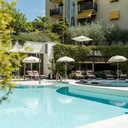 Mignon Park &